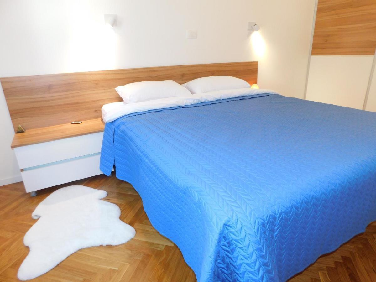 Modern Hrenova Street Apartment *