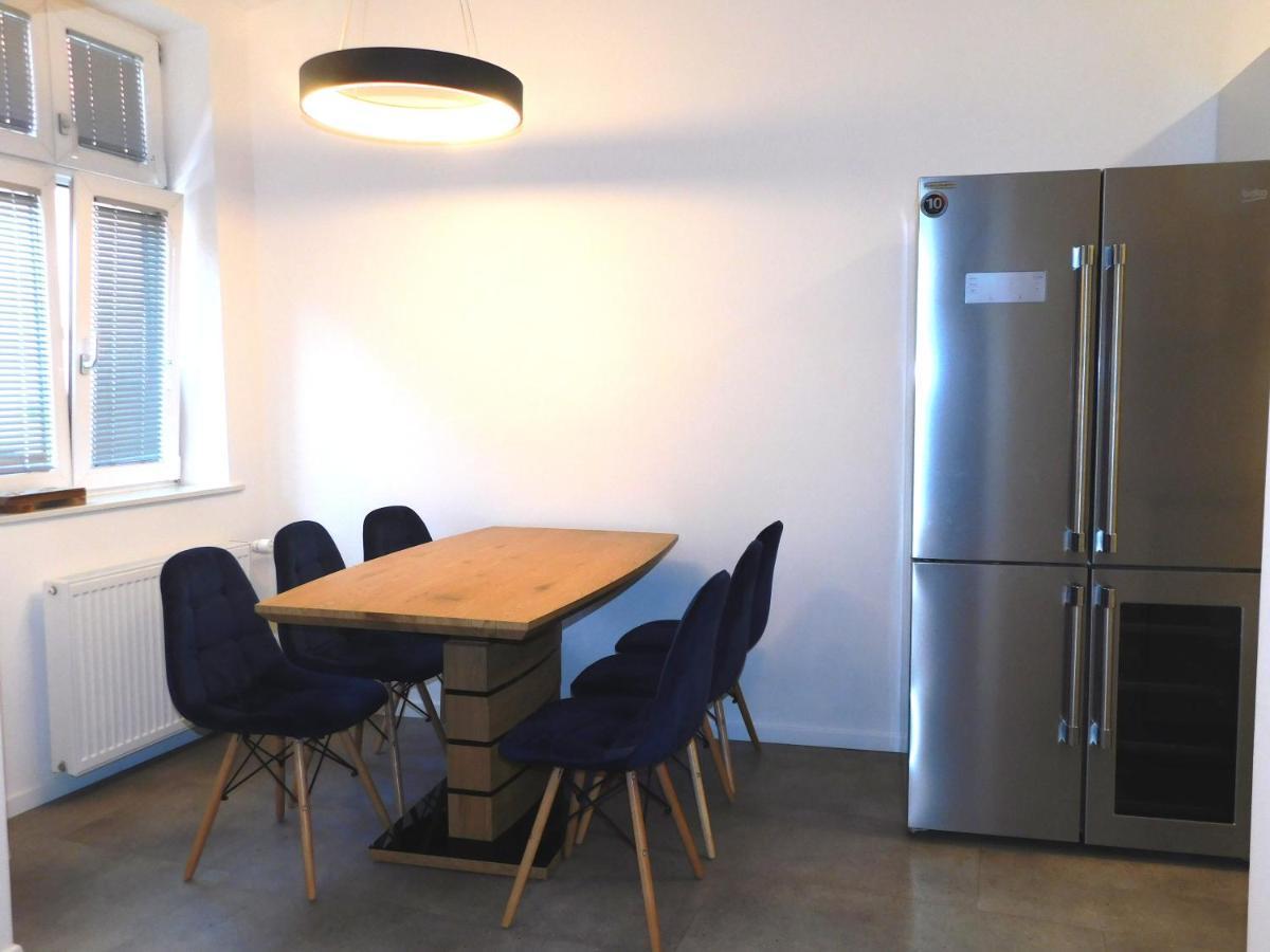 Modern Hrenova Street Apartma *